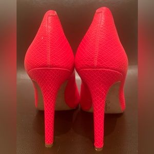 Jessica Simpson heels, size 8.5. Great condition only worn 2 times.